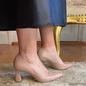 Marian Heels*5700 -NUDE