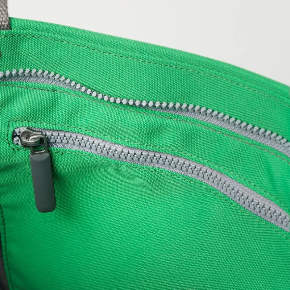 roka_trafalgar_tote_mount_3.webp Roka All Bags*TRAFALGAR TOTE MOUNTAIN GREEN