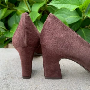 UNISA Heels*KRAMP-BROWN